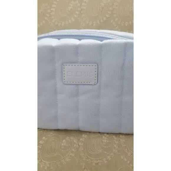 Elemis makeup bag, perfect to take along with you everyway! 8x5x3 - Picture 2 of 3